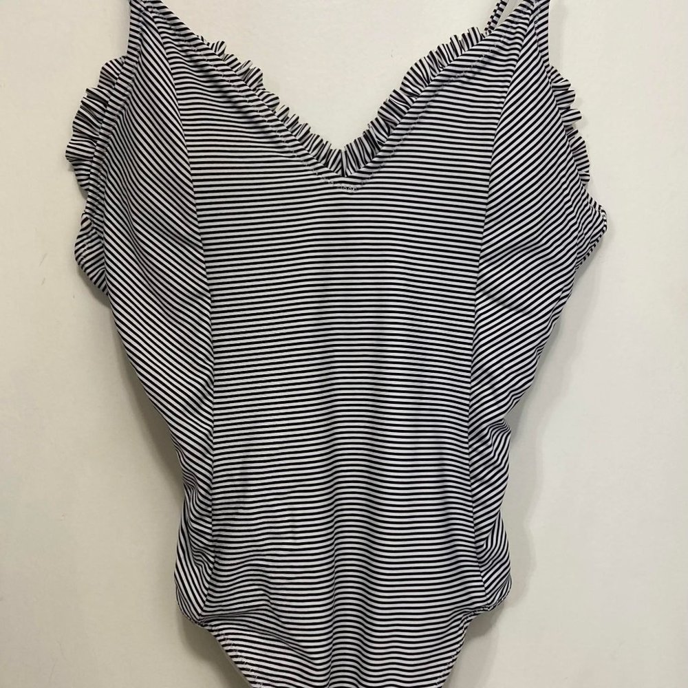 Cupshe One-Piece Swimsuit Size M